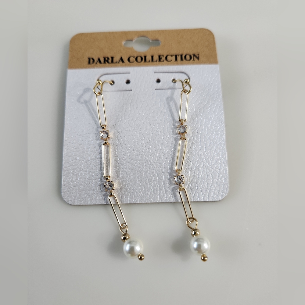 Darla collection Gold Tone Drop Earings with crystal and Imitation pearl.